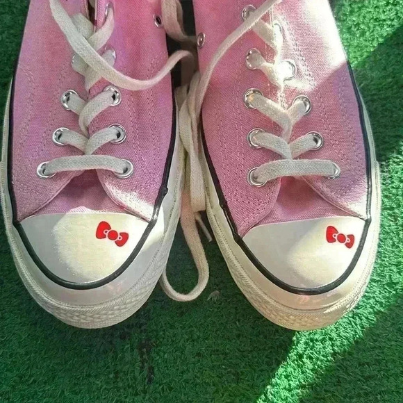 Converse x Hello Kitty - Picture 3 of 8